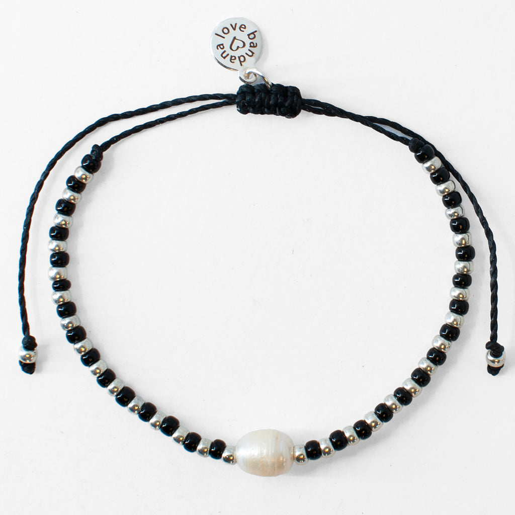 Pearl in Black and Silver Beaded String