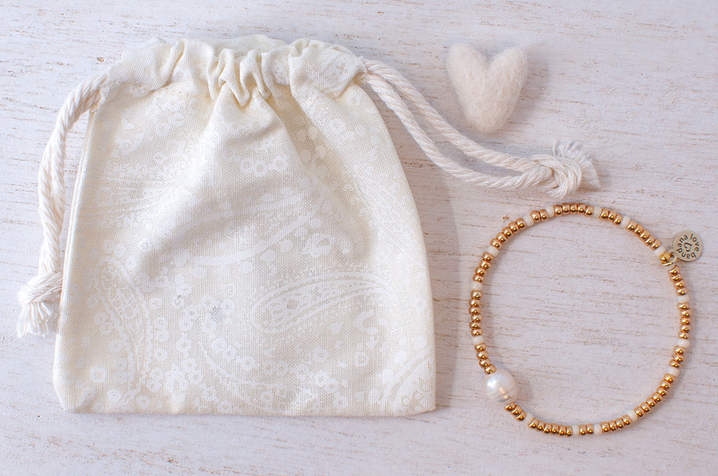 Pearl in Gold With Ivory Mini Candi Beads