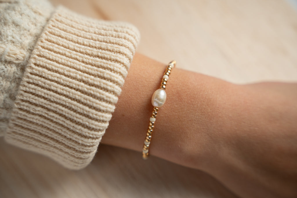Pearl in Gold With Ivory Mini Candi Beads