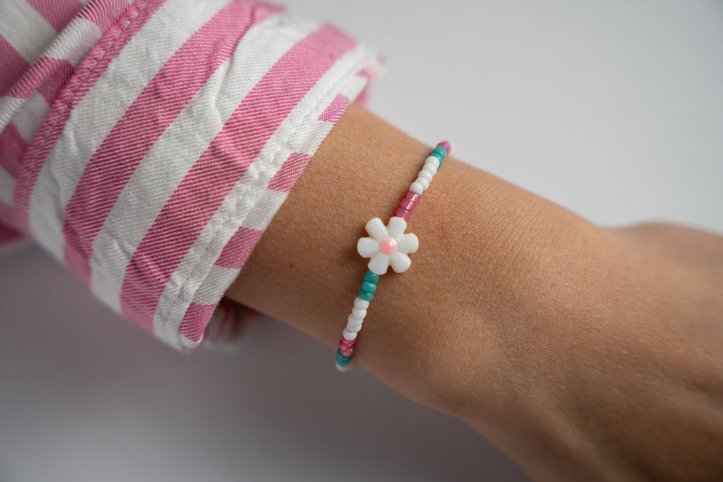 Shell Daisy in Pink, Teal, and White Mini Candi Beads
