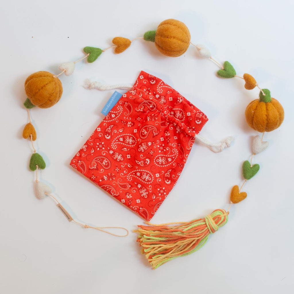 Pumpkins Heart String