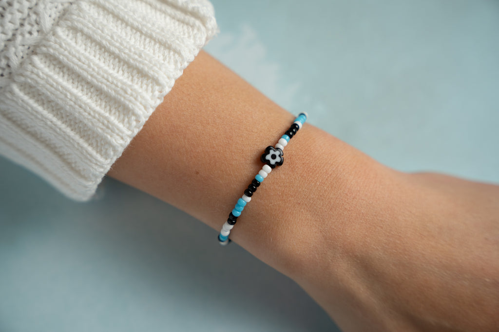 Millefiori Flower in Turquoise and Black Mini Candi Beads