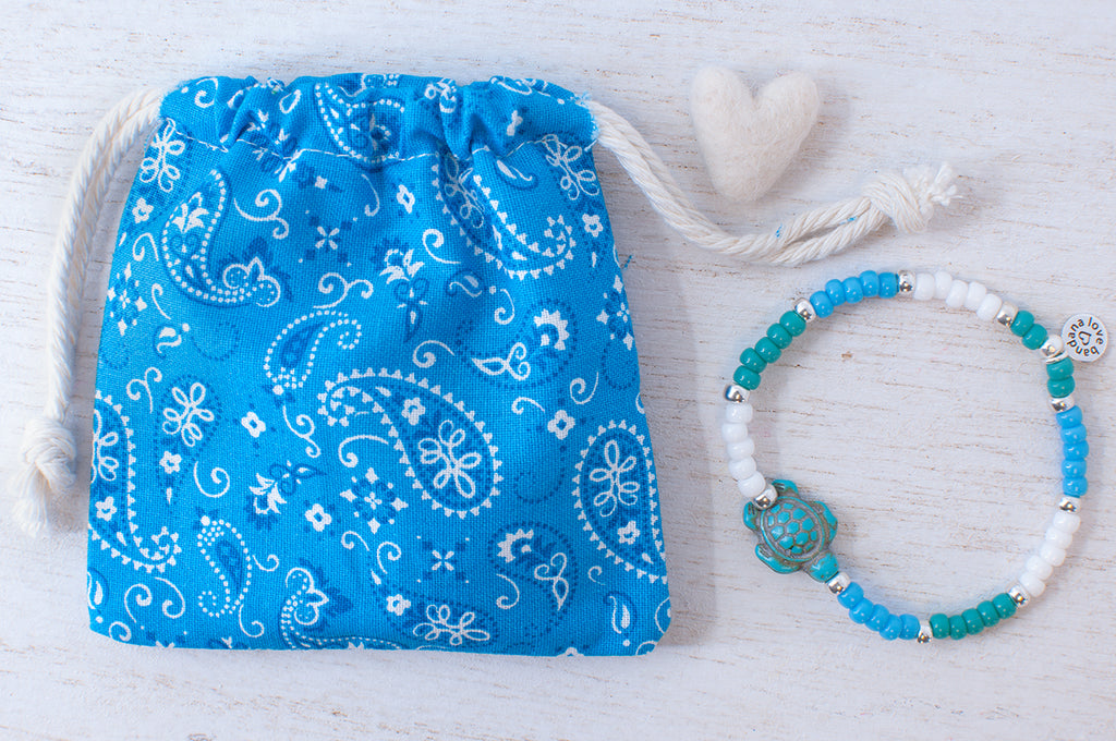Sea Turtle in Turquoise and White Candi Beads