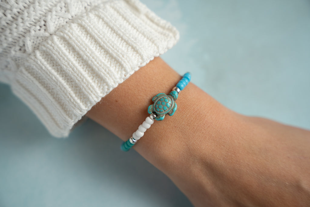 Sea Turtle in Turquoise and White Candi Beads