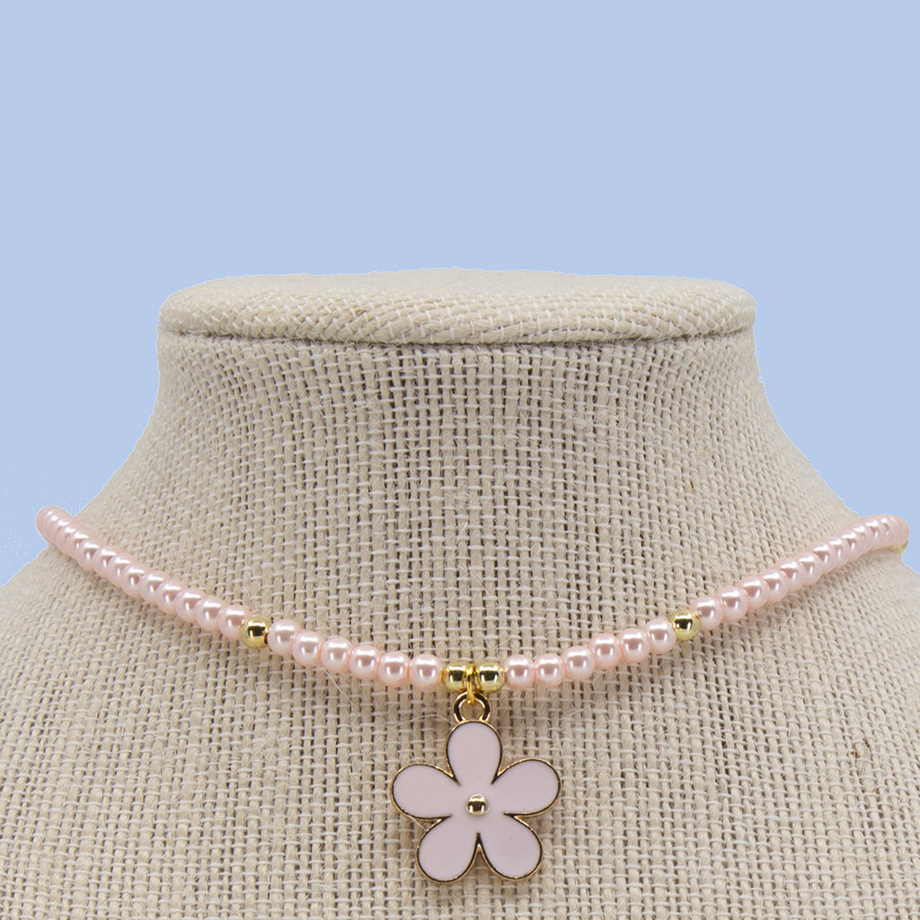 Pearly Flower Necklace In Two Colors